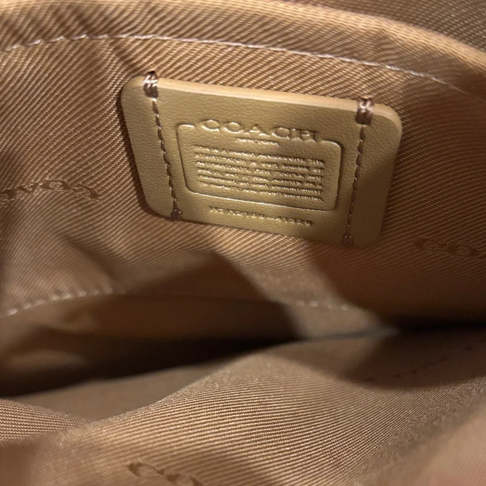 Coach Off-White Crossbody Bag - Picture 5 of 8